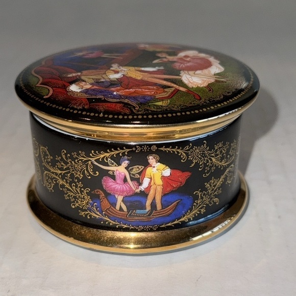 Ardleigh-Elliott & Sons Vintage Porcelain Russian Music Box - Picture 3 of 5